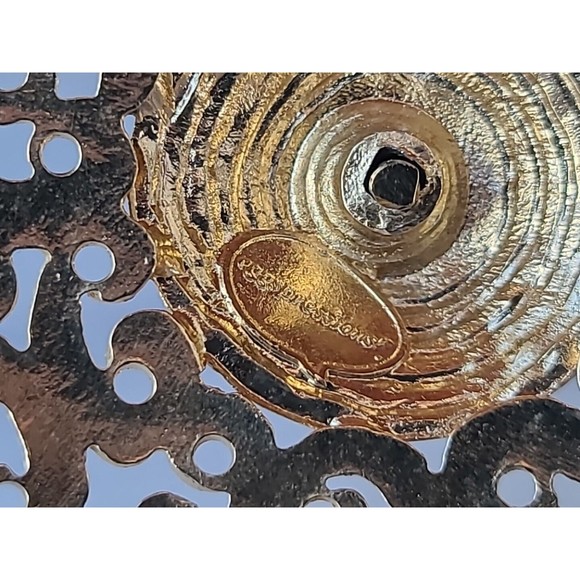 Eggspressions Gold Tone Hook - Picture 7 of 10